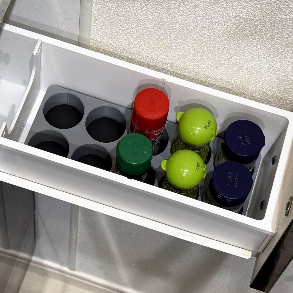 引き出しの内寸に合わせたスパイスホルダー アッシュ